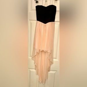 003 Sleeveless Peach/light Pink and Black layered dress zippered back